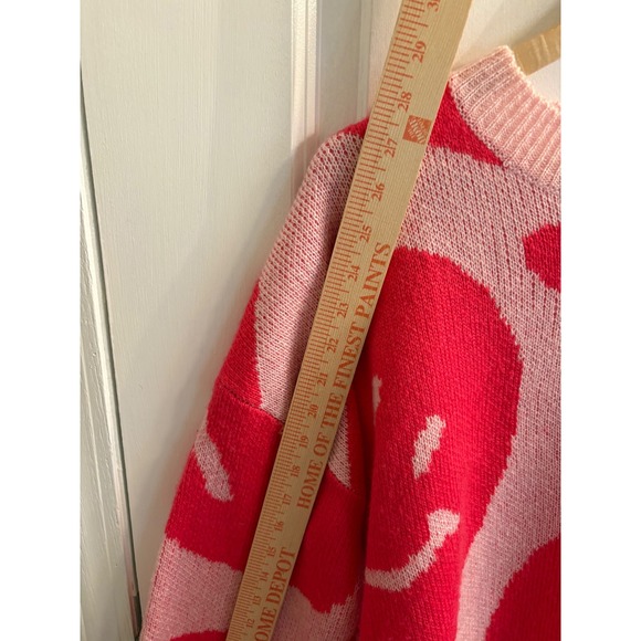 Altar'd State Pink Red Smiley Face Crewneck Sweater Small BRW02809-ATS - Picture 10 of 10